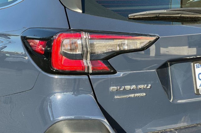 Used 2025 Subaru Outback AWD/4WD image 33