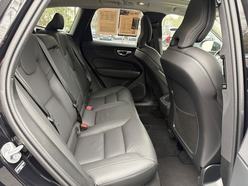 Certified 2025 Volvo XC60 B5 Plus image 33