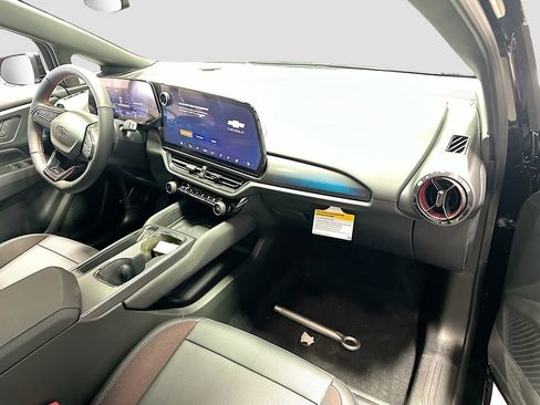 New 2026 Chevrolet Equinox EV RS FWD image 31