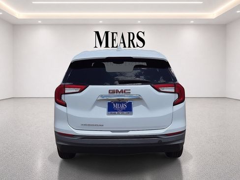Used 2024 GMC Terrain SLE FWD image 4