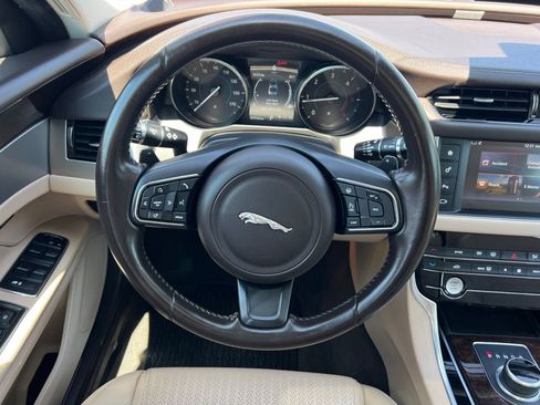 Used 2017 Jaguar XF Prestige RWD image 14