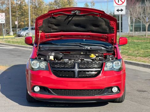 Used 2014 Dodge Grand Caravan SXT w/ UConnect Hands-Free Group FWD image 27
