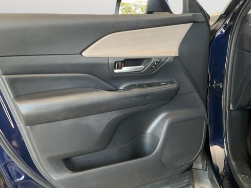 Used 2024 Toyota Grand Highlander FWD image 19