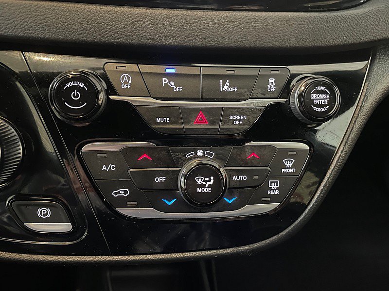 Used 2026 Chrysler Pacifica Select FWD image 14