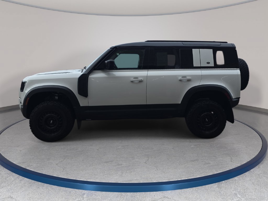 Used 2024 Land Rover Defender 110 S AWD/4WD image 9