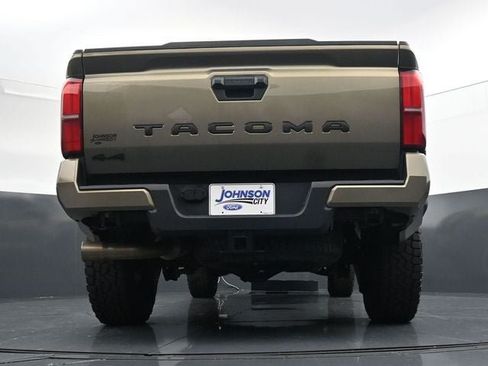 Used 2024 Toyota Tacoma TRD Off-Road AWD/4WD image 32