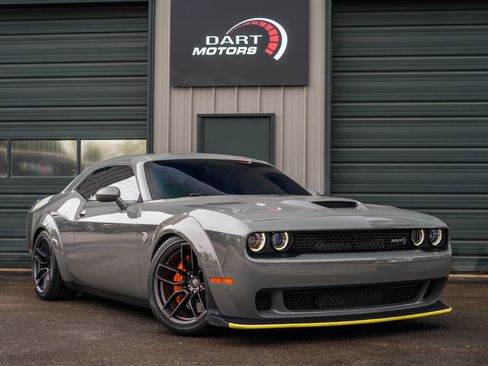 Used 2018 Dodge Challenger SRT Hellcat RWD image 1