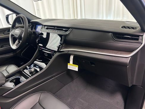 New 2026 Jeep Grand Cherokee Limited AWD/4WD image 24