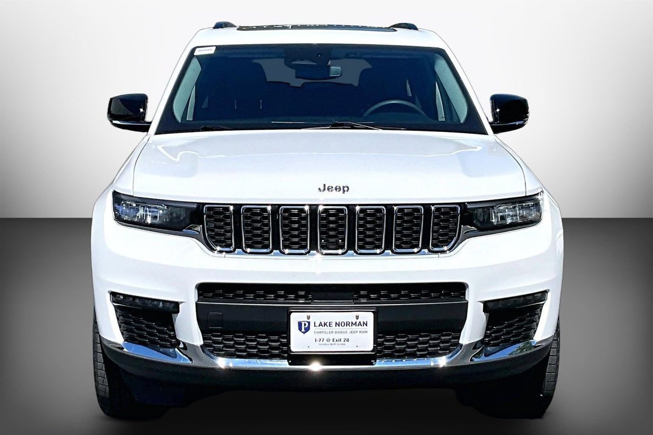 Used 2023 Jeep Grand Cherokee L Limited AWD/4WD image 3