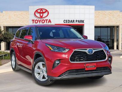 Certified 2022 Toyota Highlander LE