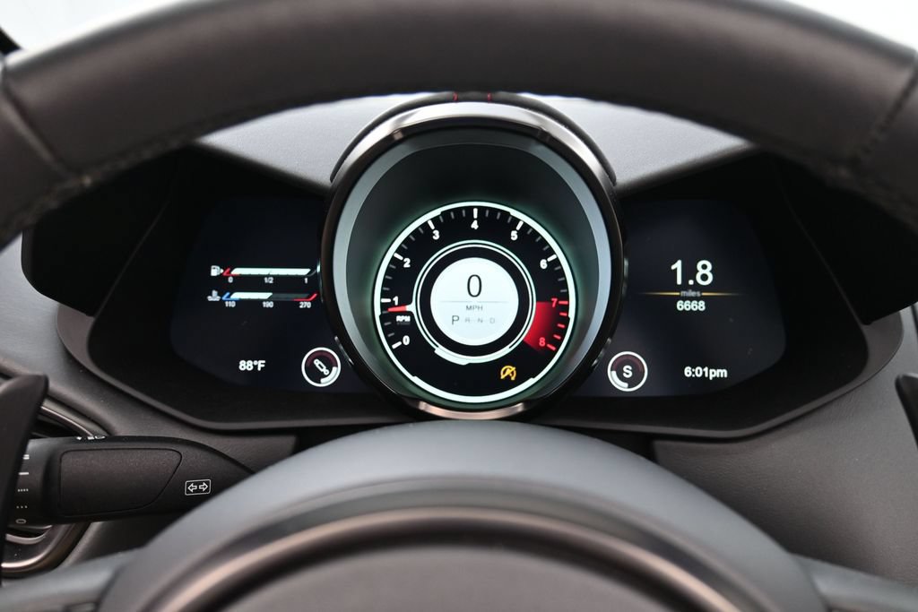 Used 2023 Aston Martin V8 Vantage Roadster RWD image 9