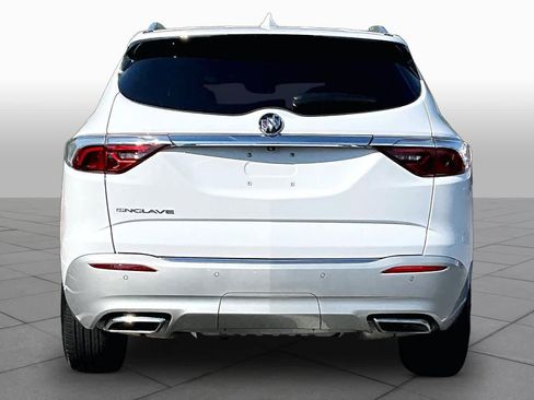 Used 2023 Buick Enclave Essence image 5
