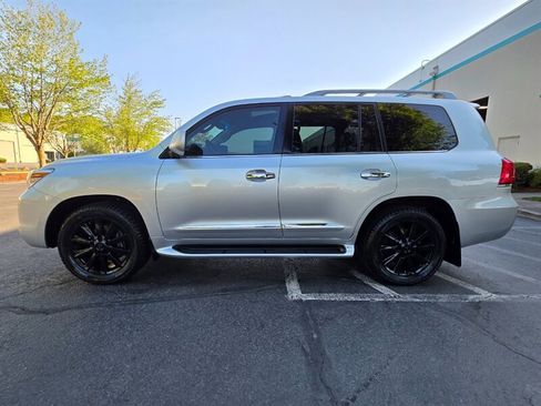 Used 2009 Lexus LX 570 4WD image 3