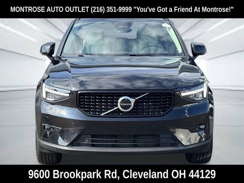 Used 2023 Volvo XC40 B5 Plus w/ Climate Package AWD/4WD image 9