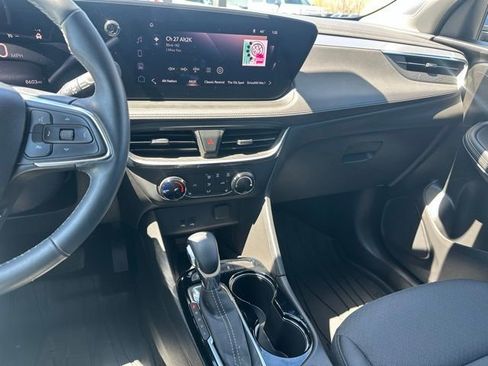 Used 2025 Buick Encore GX Preferred w/ Comfort Package FWD image 19