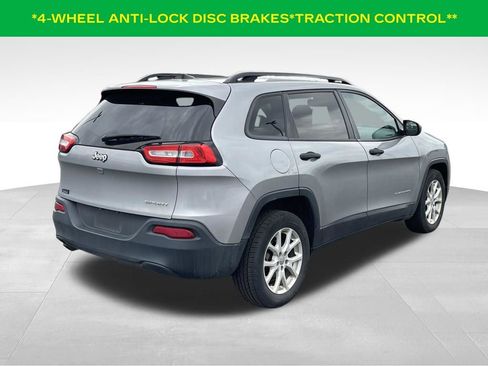 Used 2016 Jeep Cherokee Sport image 7