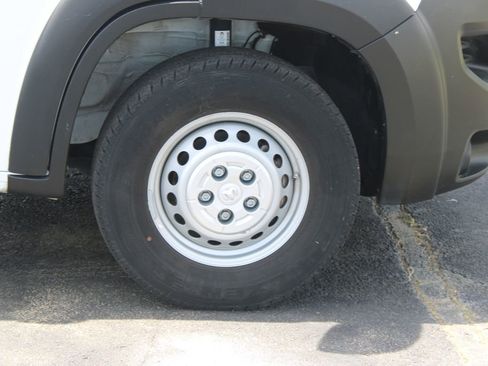 Used 2024 RAM ProMaster 2500 w/ Convenience Group FWD image 12