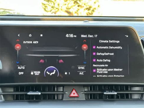 Used 2023 Kia Sportage EX image 15