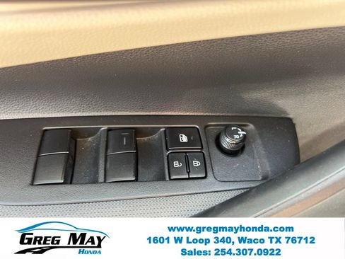 Used 2022 Toyota Corolla LE FWD image 23