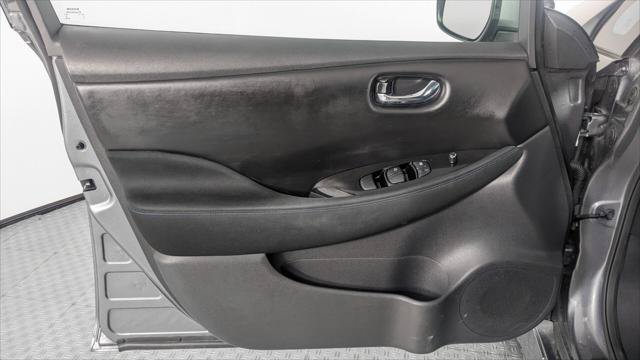 Used 2020 Nissan Leaf SV w/ SV Technology Package FWD image 13