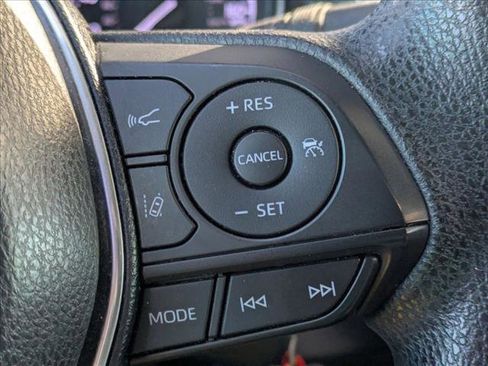 Used 2019 Toyota Camry LE image 13