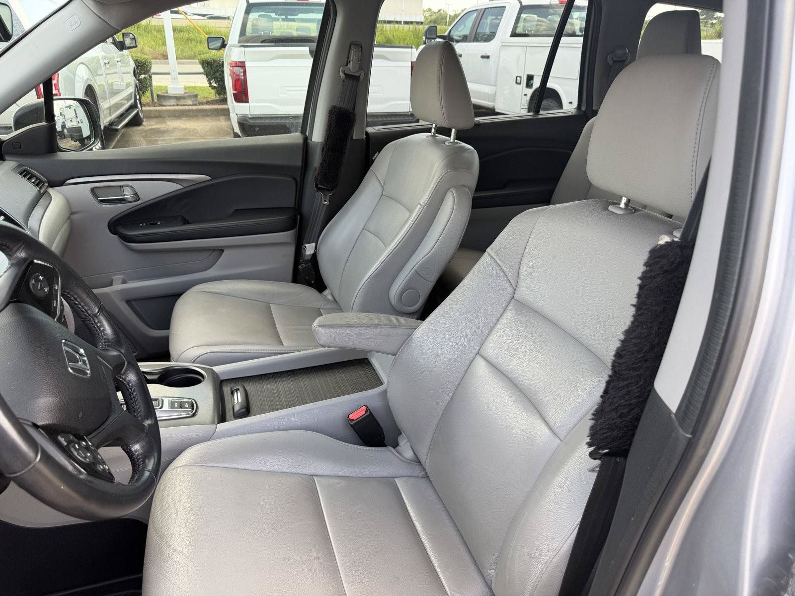 Used 2022 Honda Pilot Special Edition image 2