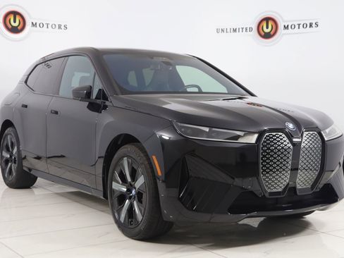 Used 2023 BMW iX xDrive50 w/ Sport Package AWD/4WD image 23