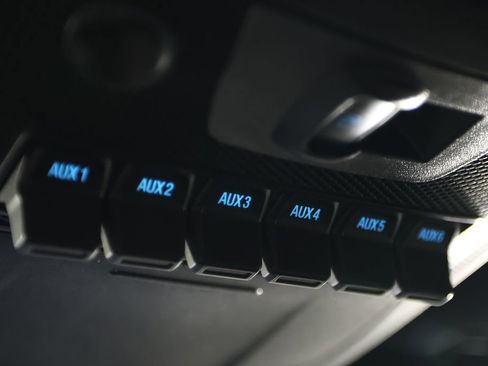 Used 2018 Ford F150 Raptor w/ Equipment Group 802A Luxury image 36