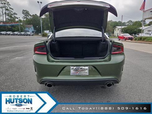 Used 2019 Dodge Charger Scat Pack w/ Dynamics Package RWD image 9