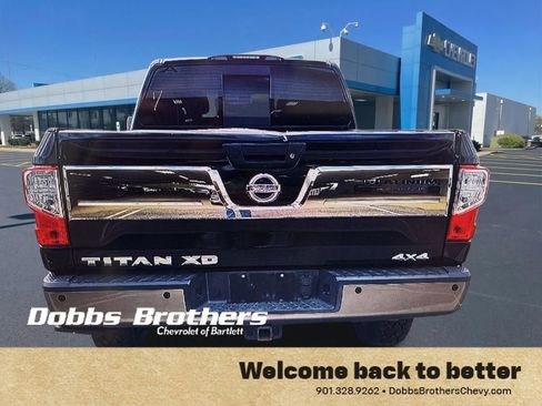 Used 2017 Nissan Titan Platinum Reserve image 7