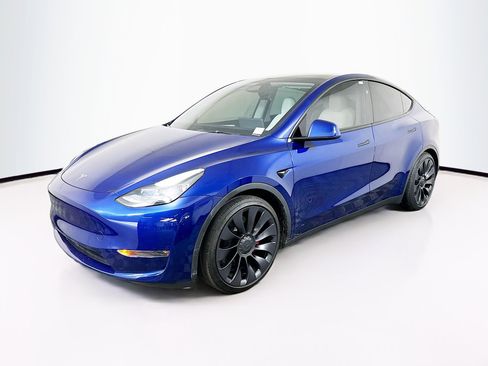 Used 2024 Tesla Model Y Performance image 3