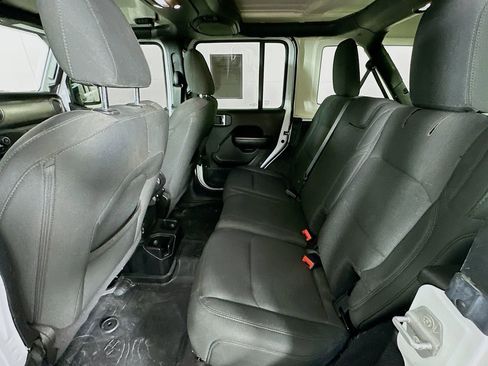 Used 2019 Jeep Wrangler Unlimited Sport S image 28
