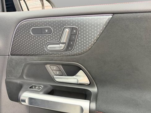 Used 2024 Mercedes-Benz EQB 250+ image 20