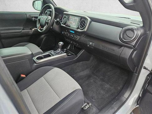 Used 2021 Toyota Tacoma TRD Off-Road image 21