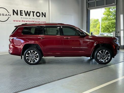 Used 2022 Jeep Grand Cherokee L Overland w/ Advanced Protech Group III AWD/4WD image 41