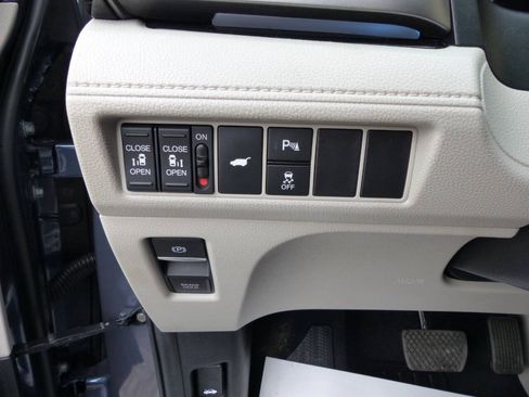 Used 2025 Honda Odyssey Touring image 26