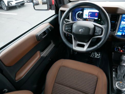 Used 2022 Ford Bronco Outer Banks image 9