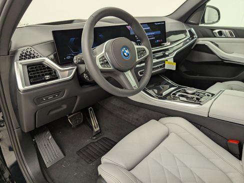 New 2026 BMW X5 xDrive50e w/ M Sport Package image 4