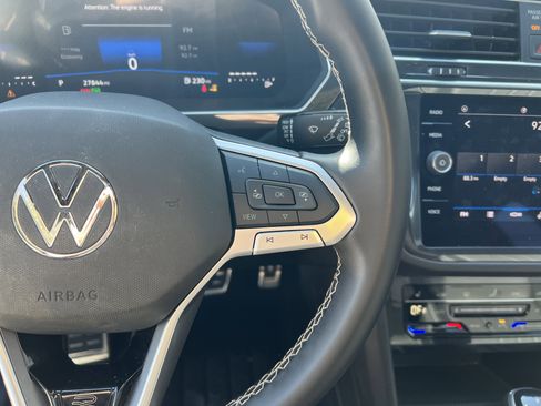 Used 2023 Volkswagen Tiguan SE R-Line image 19