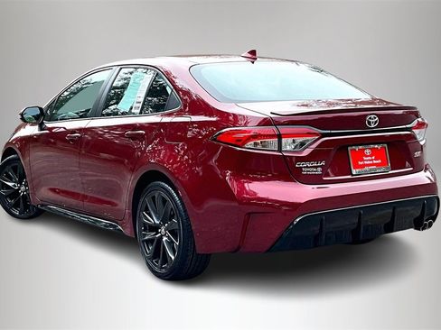Used 2023 Toyota Corolla SE image 4