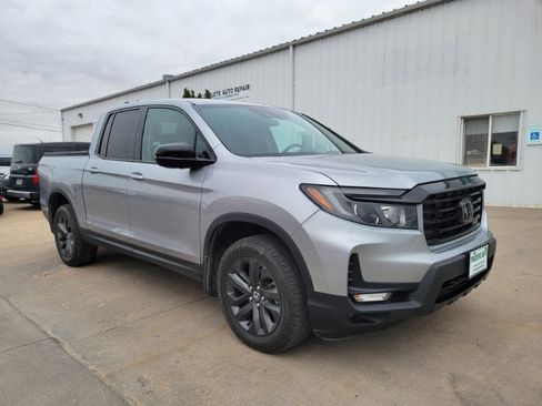 Used 2021 Honda Ridgeline Sport image 1