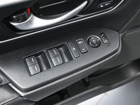 Used 2022 Honda CR-V EX-L image 11