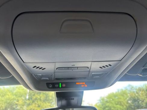 Used 2022 GMC Terrain SLT FWD image 8