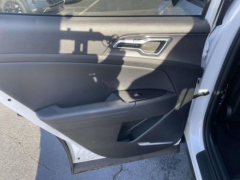 Used 2023 Kia Sportage SX image 21