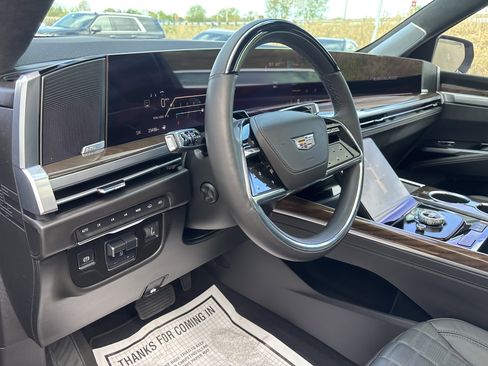 Used 2025 Cadillac Escalade Sport Platinum AWD/4WD image 25