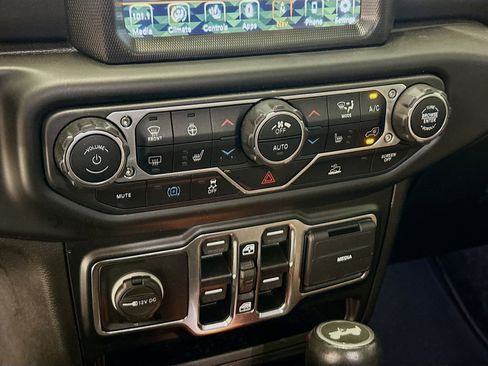 Used 2021 Jeep Wrangler Sahara w/ Cold Weather Group image 24