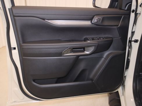 New 2025 Ford Ranger Lariat w/ Black Appearance Package image 9