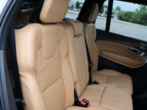 Used 2017 Volvo XC90 T8 Inscription w/ Luxury Package AWD/4WD image 12