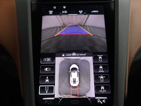 Used 2024 Lamborghini Revuelto image 16