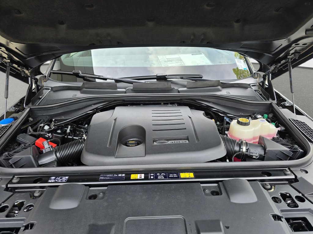 New 2027 Land Rover Range Rover Sport Dynamic SE AWD/4WD image 32